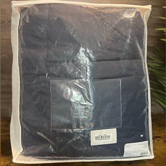 The Company Store LaCrosse Down Ultra Comforter, King/Cali in Navy Blue. New! - Picture 4 of 15